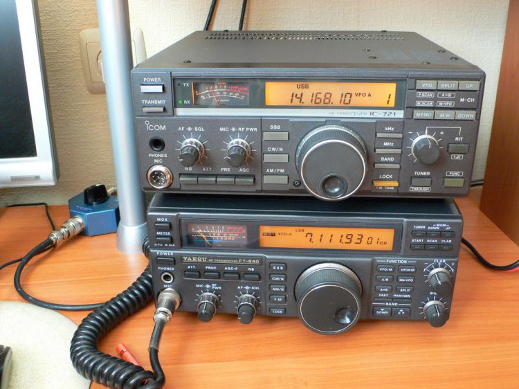 Icom IC-721 &amp; Yaesu FT-840