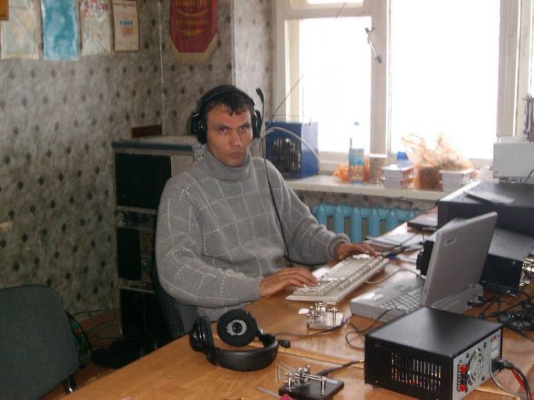 RW9OWD-CQWW-04