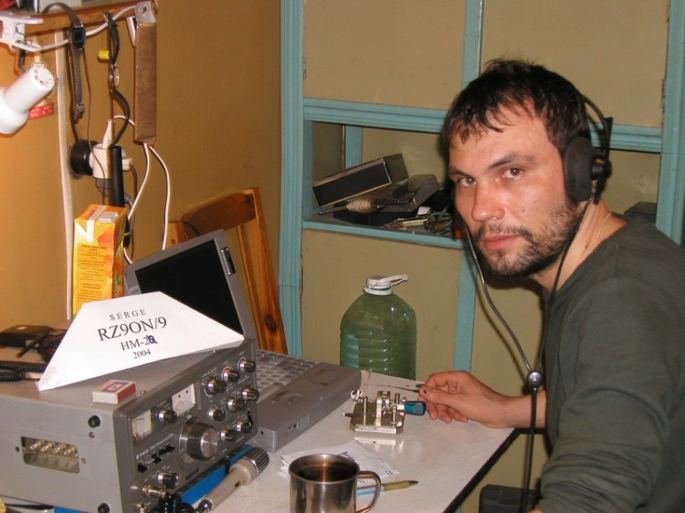 rz9on/9  HM-20 in 80m cq only 100w  520 qso 3 days