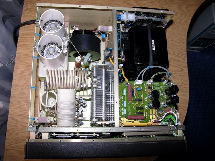 ACOM 2000 A