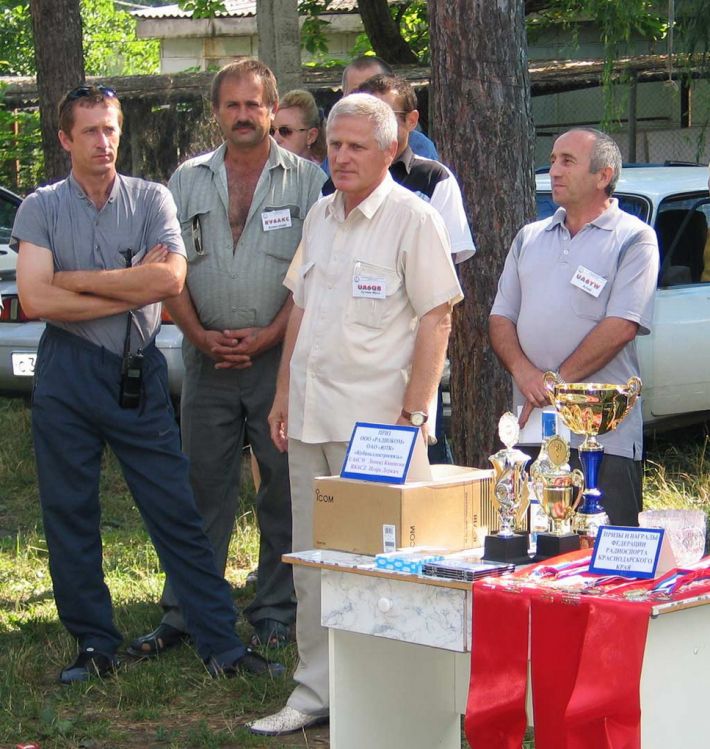 2004.   .
