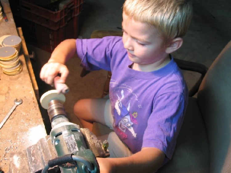 Insulator building