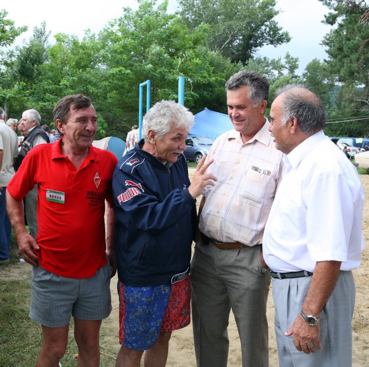     2008 