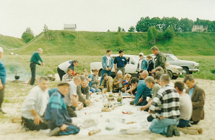 1990-. &quot;-&quot;  Ham's