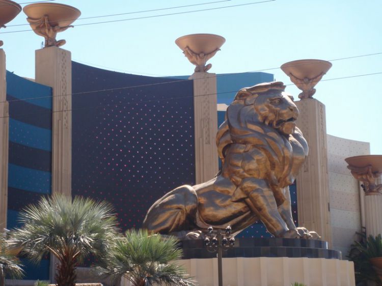  MGM